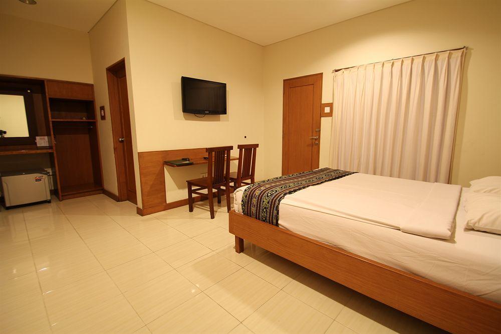 Paradiso Beach Inn Kuta  Ngoại thất bức ảnh