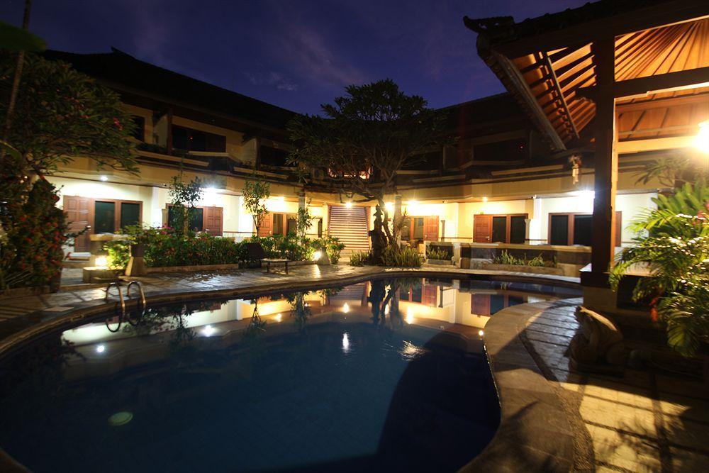 Paradiso Beach Inn Kuta  Ngoại thất bức ảnh
