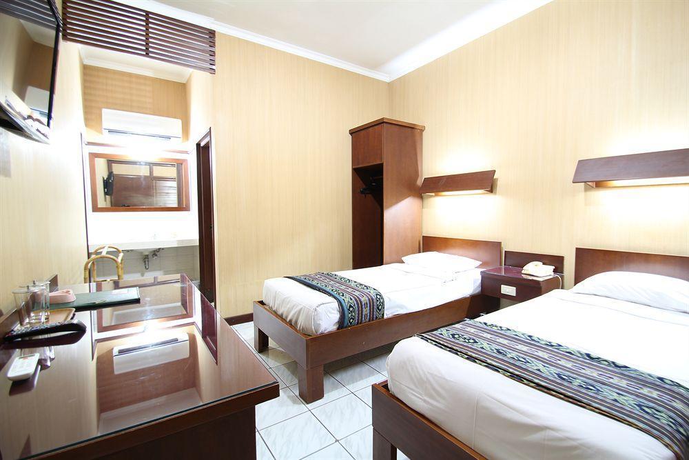 Paradiso Beach Inn Kuta  Ngoại thất bức ảnh