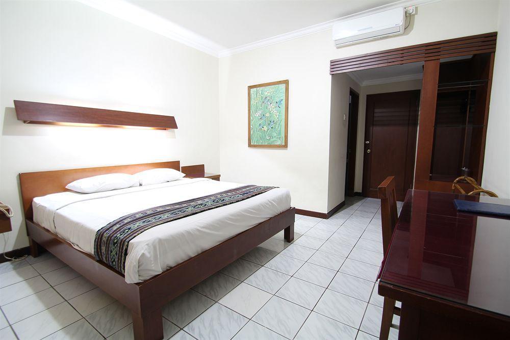 Paradiso Beach Inn Kuta  Ngoại thất bức ảnh