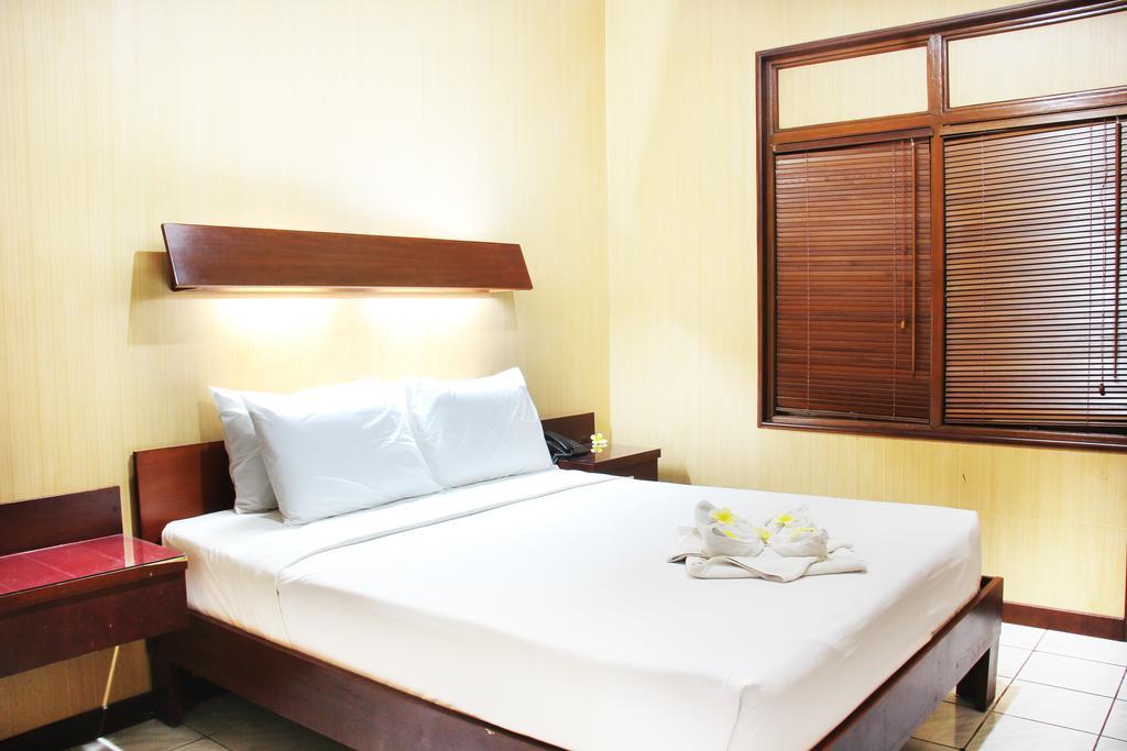 Paradiso Beach Inn Kuta  Ngoại thất bức ảnh