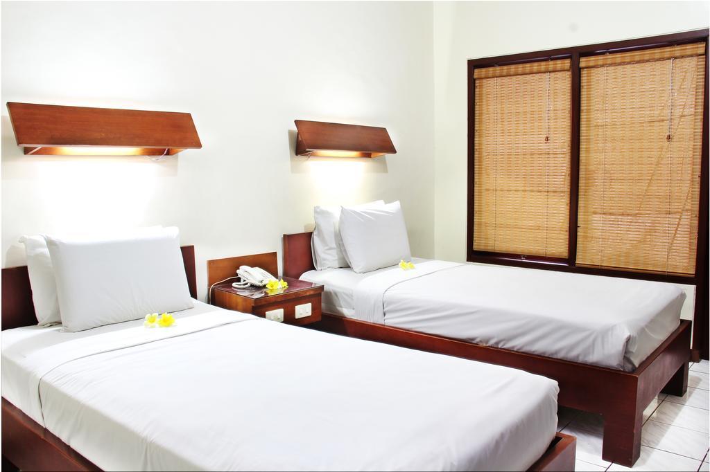 Paradiso Beach Inn Kuta  Ngoại thất bức ảnh
