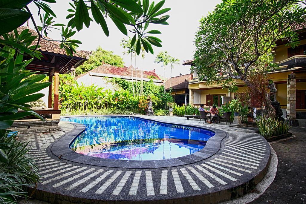 Paradiso Beach Inn Kuta  Ngoại thất bức ảnh
