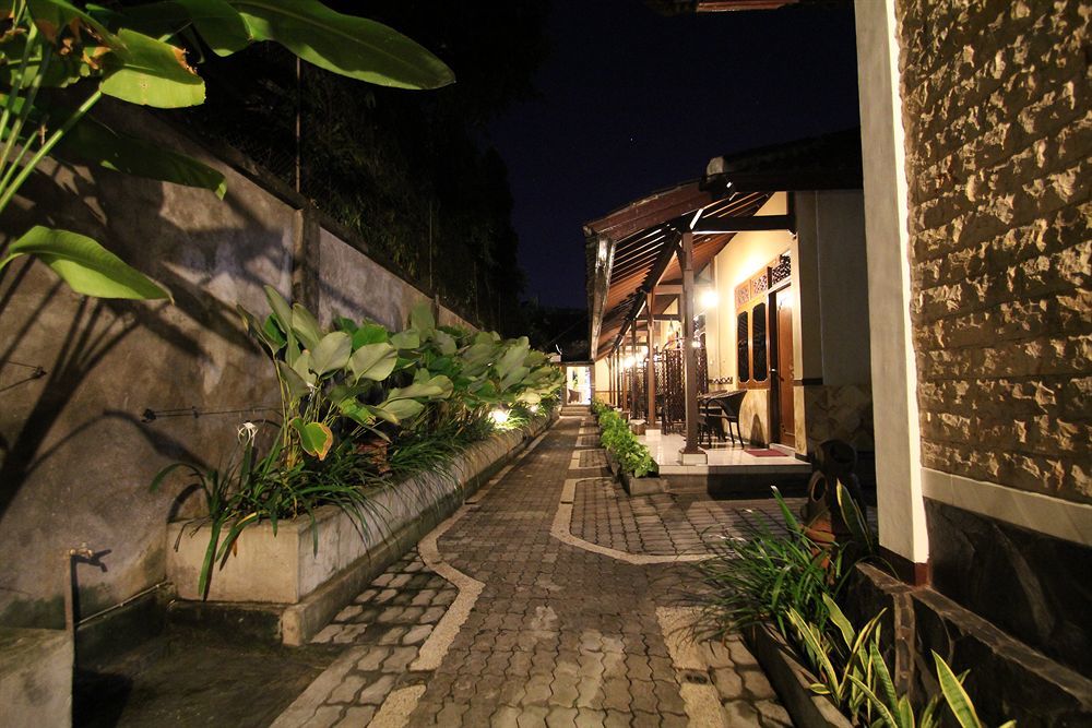 Paradiso Beach Inn Kuta  Ngoại thất bức ảnh
