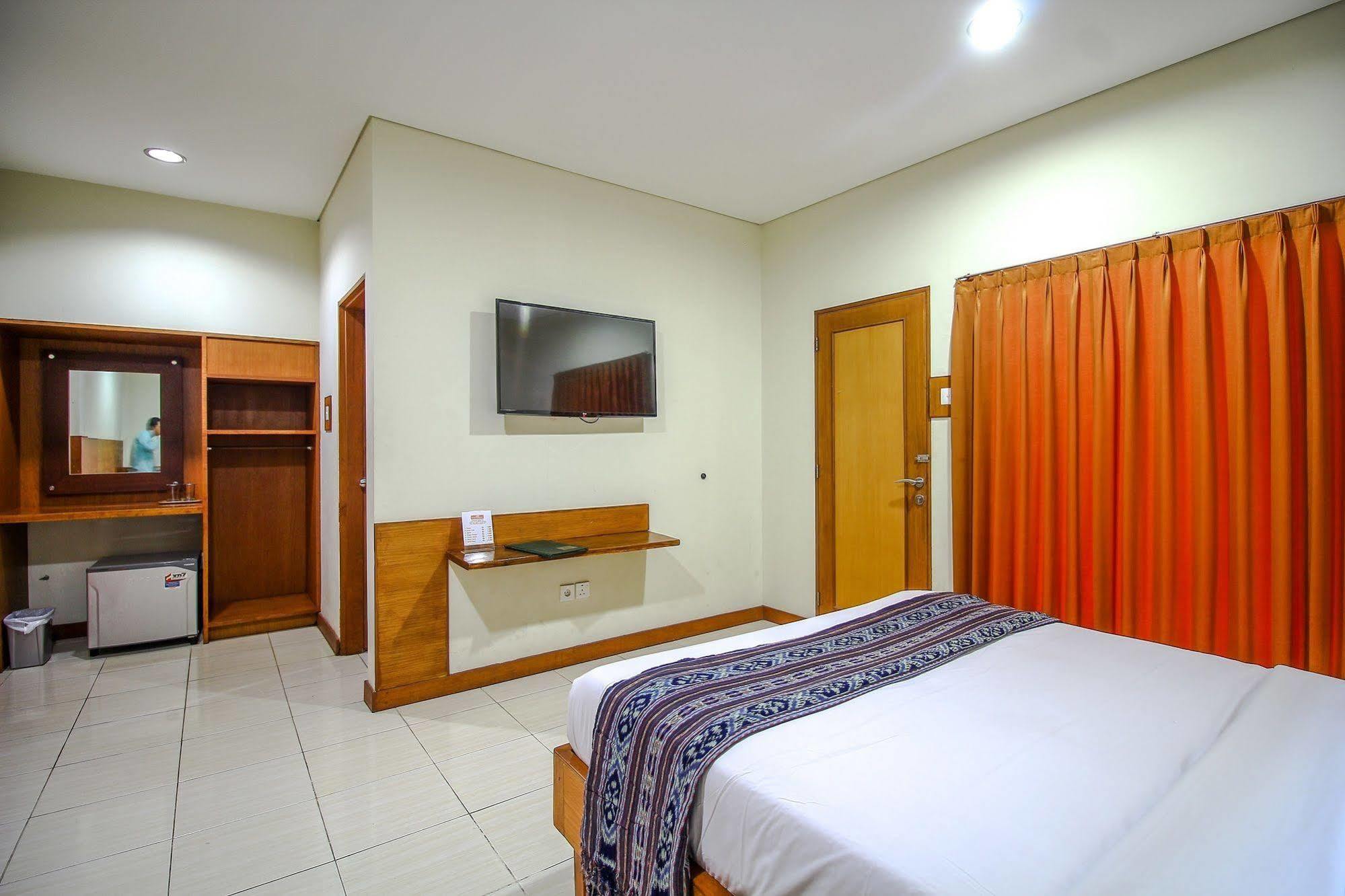 Paradiso Beach Inn Kuta  Ngoại thất bức ảnh