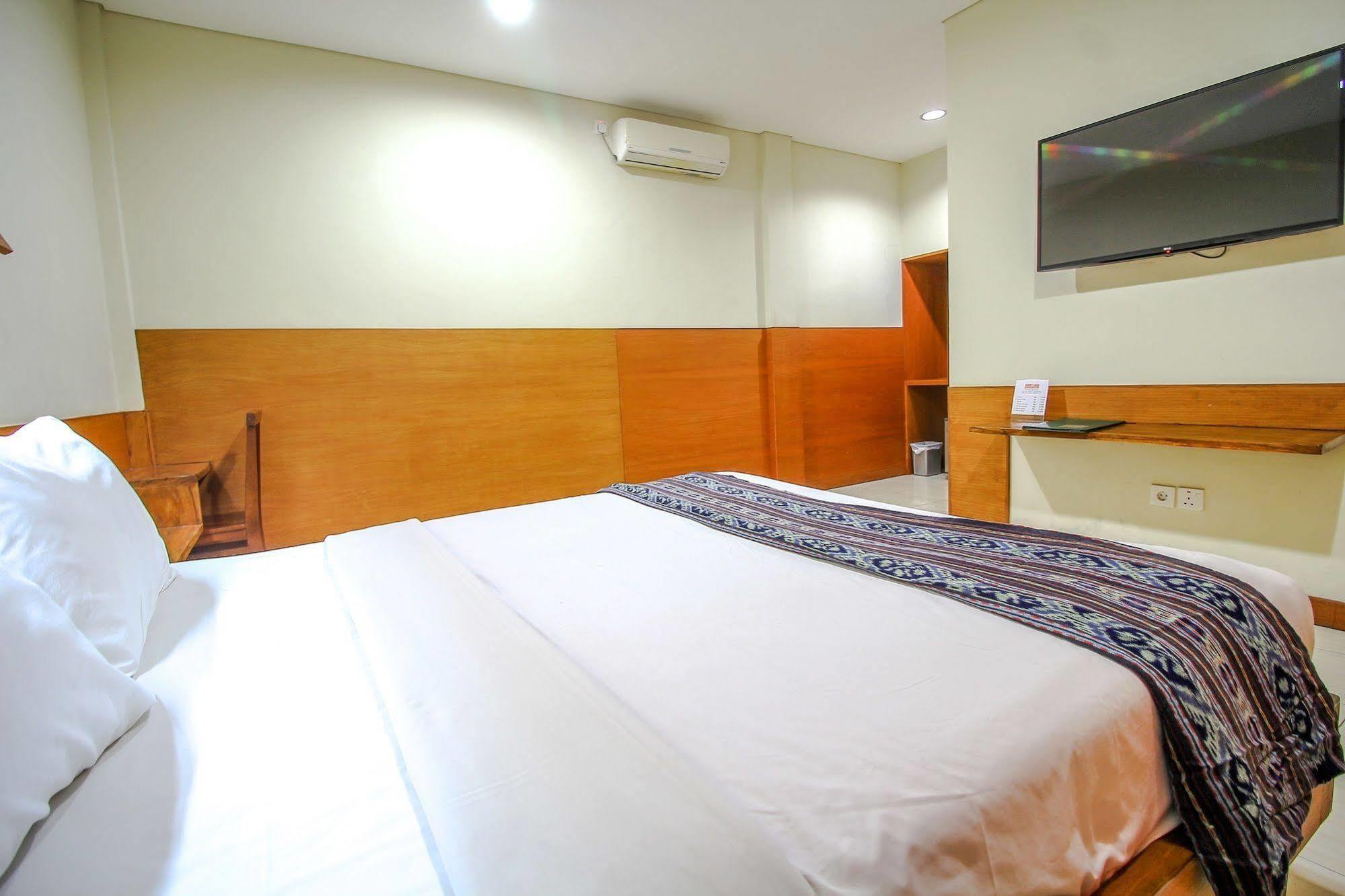 Paradiso Beach Inn Kuta  Ngoại thất bức ảnh