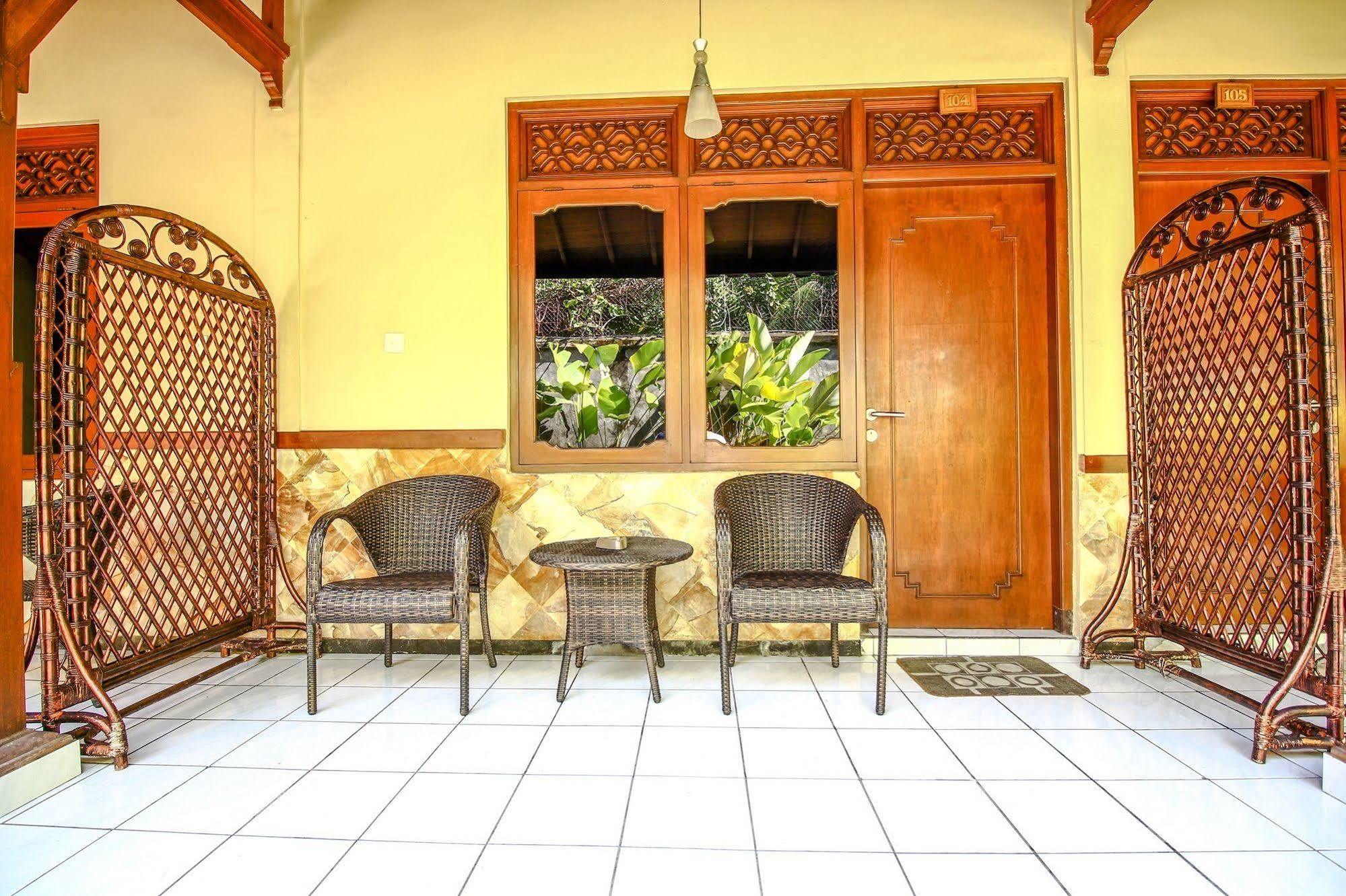 Paradiso Beach Inn Kuta  Ngoại thất bức ảnh