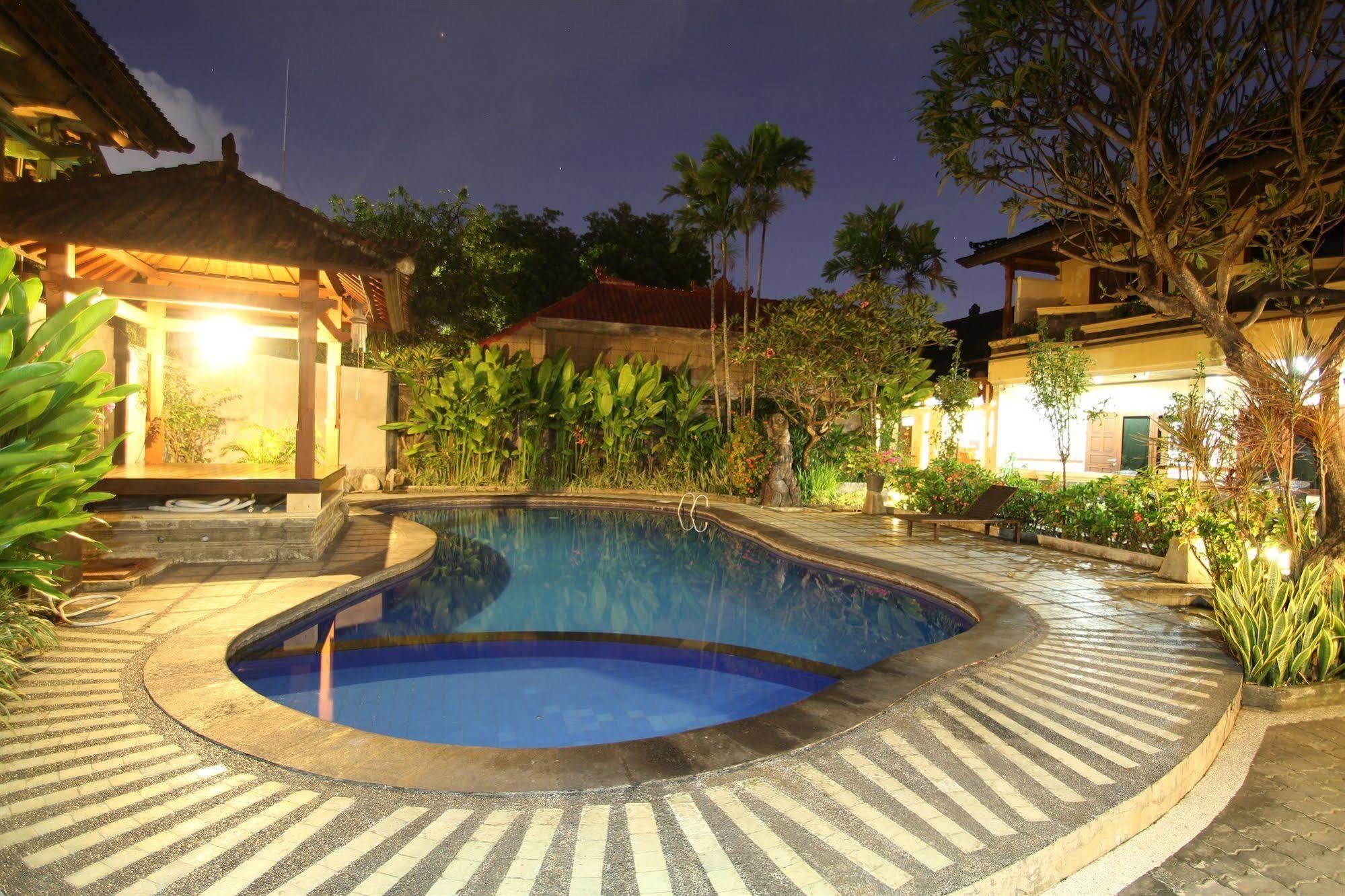 Paradiso Beach Inn Kuta  Ngoại thất bức ảnh