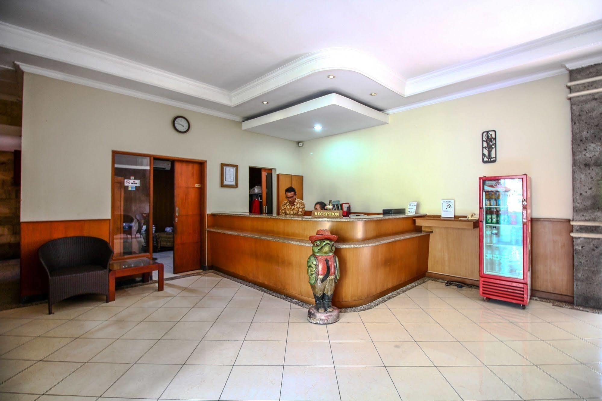 Paradiso Beach Inn Kuta  Ngoại thất bức ảnh